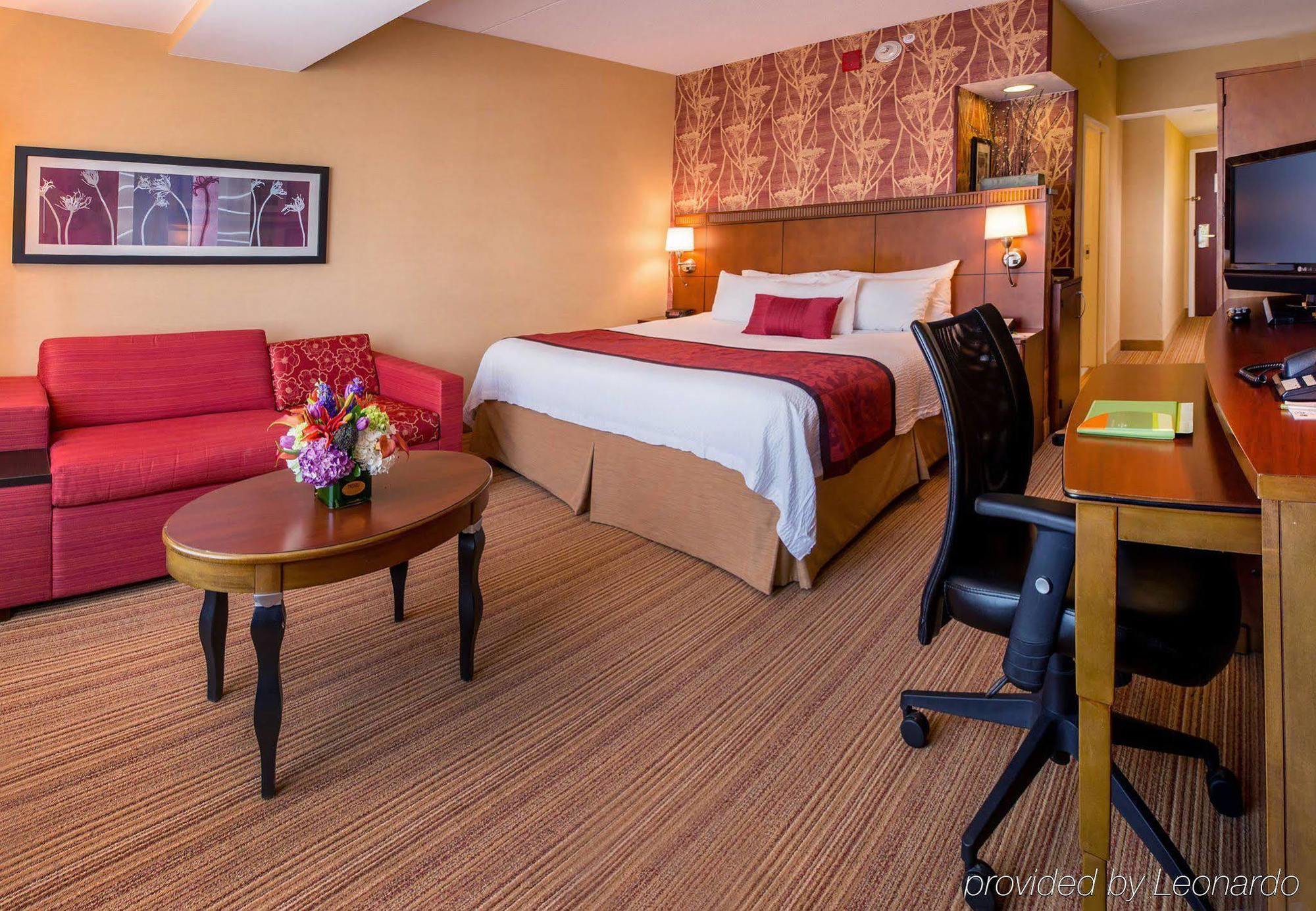 Courtyard By Marriott Stamford Downtown Hotel Exterior foto